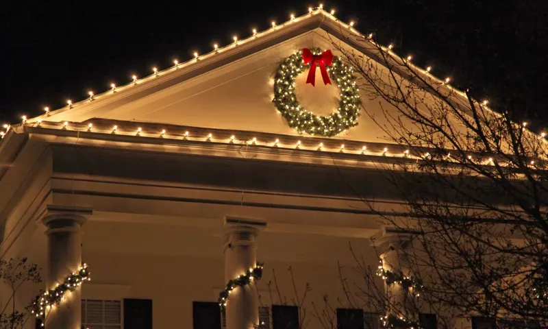 Roofline Christmas lights installed by Trent Delgadillo, Portland metro, photo 15